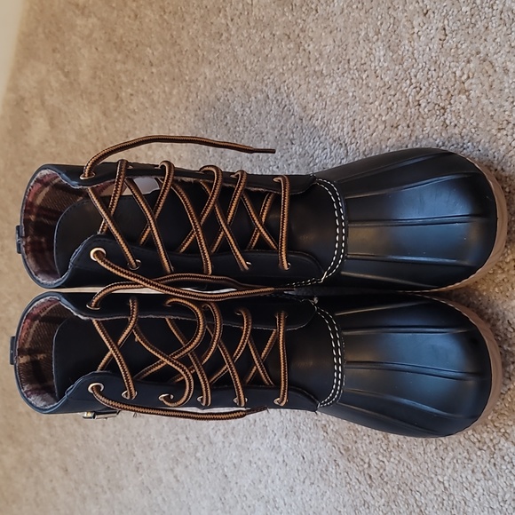 Wild Diva Black Duck Boot with Flannel interior pattern Size 6.5 NWT - Picture 3 of 16